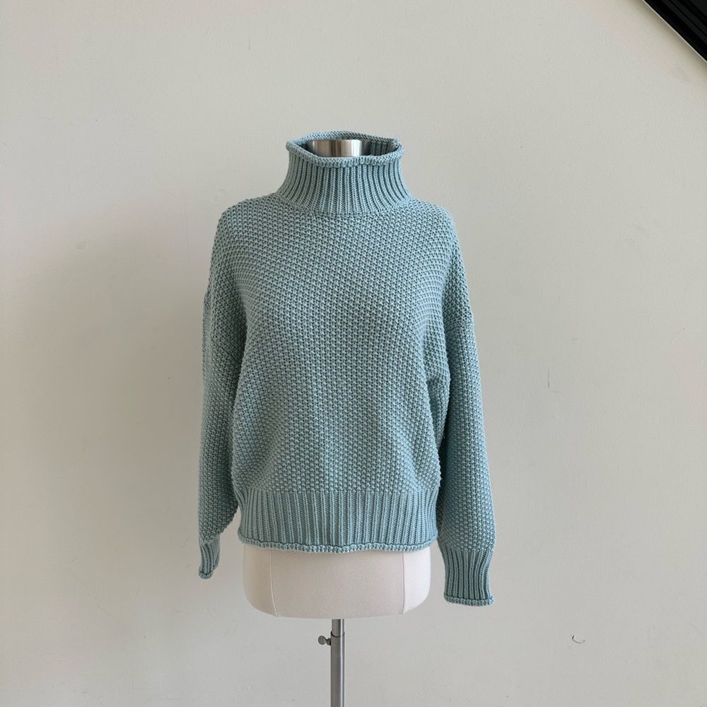 Women’s Loose Turtleneck Pullover